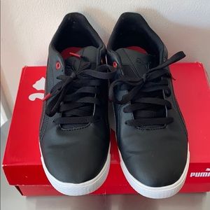 🎉1 HOUR SALE🎉 Puma Black/Red/White size 8 Men
